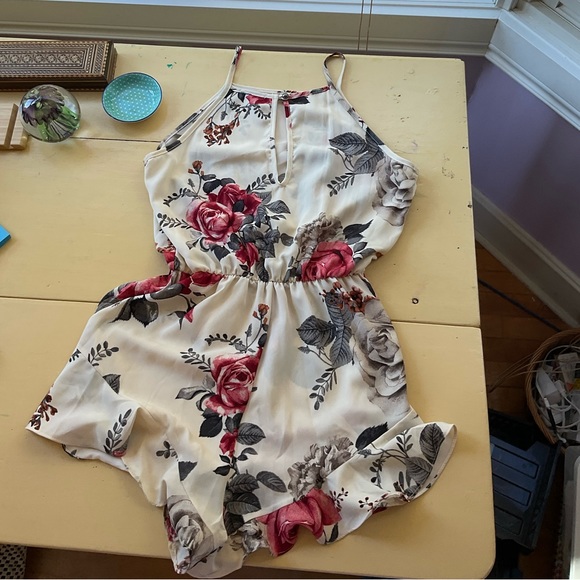 Short Floral Romper - Picture 2 of 2